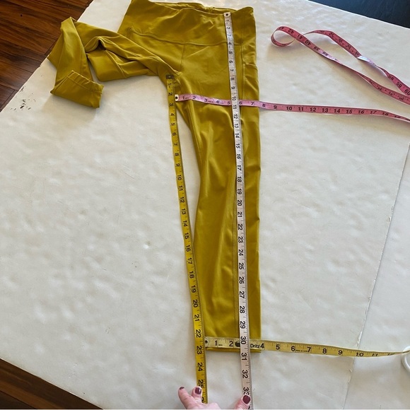 Athleta Ultimate Stash Pocket 7/8 Tight Leggings Womens Size Small Chartreuse - Picture 16 of 16